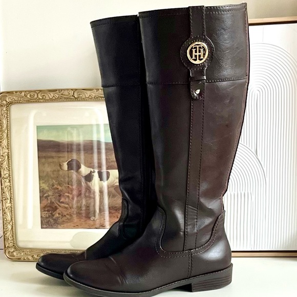 Tommy Hilfiger Brown Riding Heeled Boots with Classic Design Size 9 - Picture 3 of 13